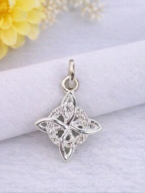 Witch Knot Celtic Pendant Charm CZ 925 Sterling Silver Dije Nudo De Bruja 1.7cm